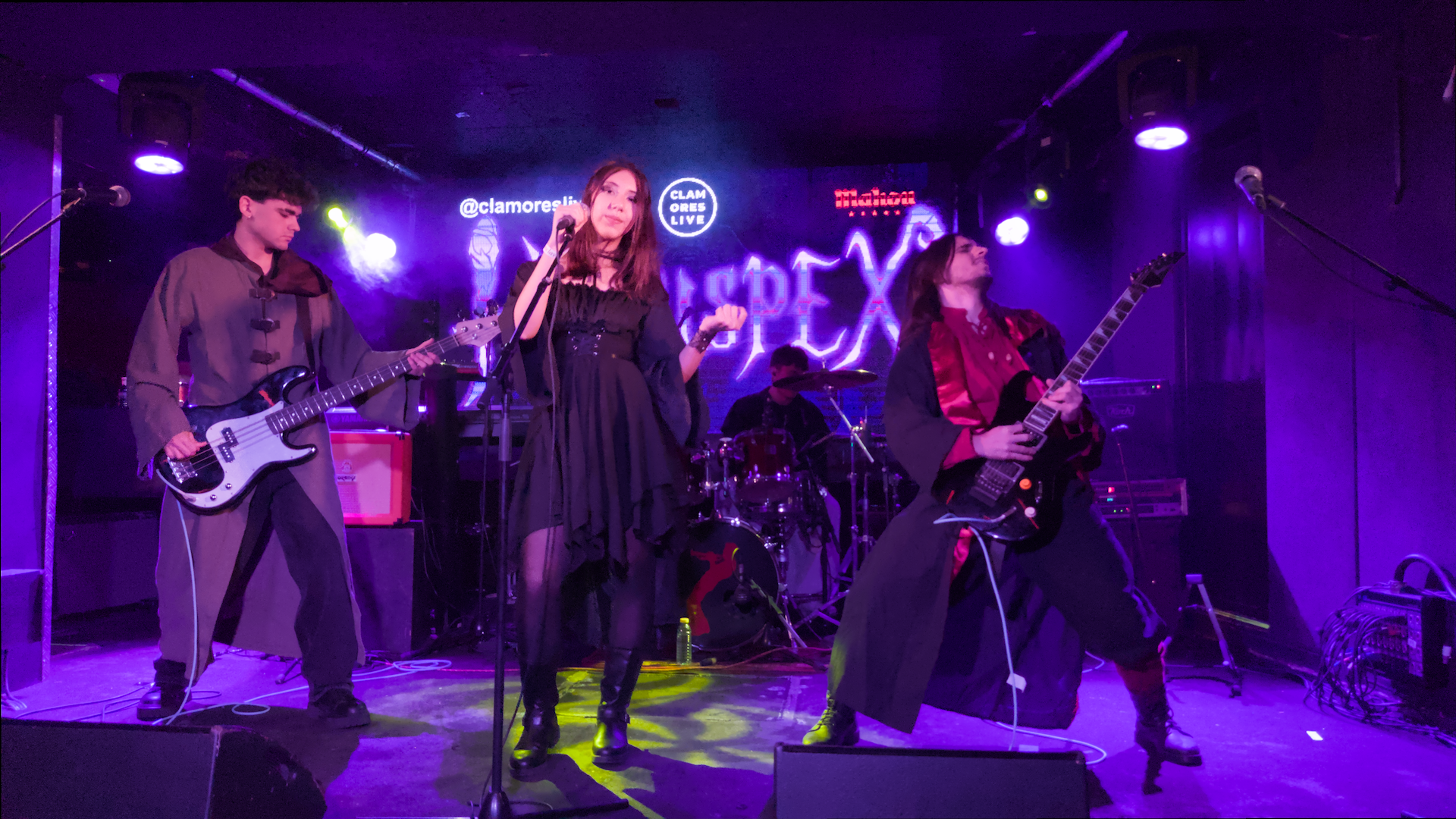 Haruspex en concierto en la sala Clamores interpretando uno de sus temas.